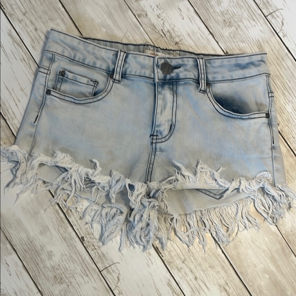 HOT KISS 💋 Junior Frayed Denim cutoff Shorts size 7